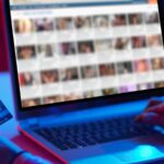 Chaturbate 安全嗎?隱私、金流與詐騙風險解析 Chaturbate-safety-laptop-credit-card.jpg